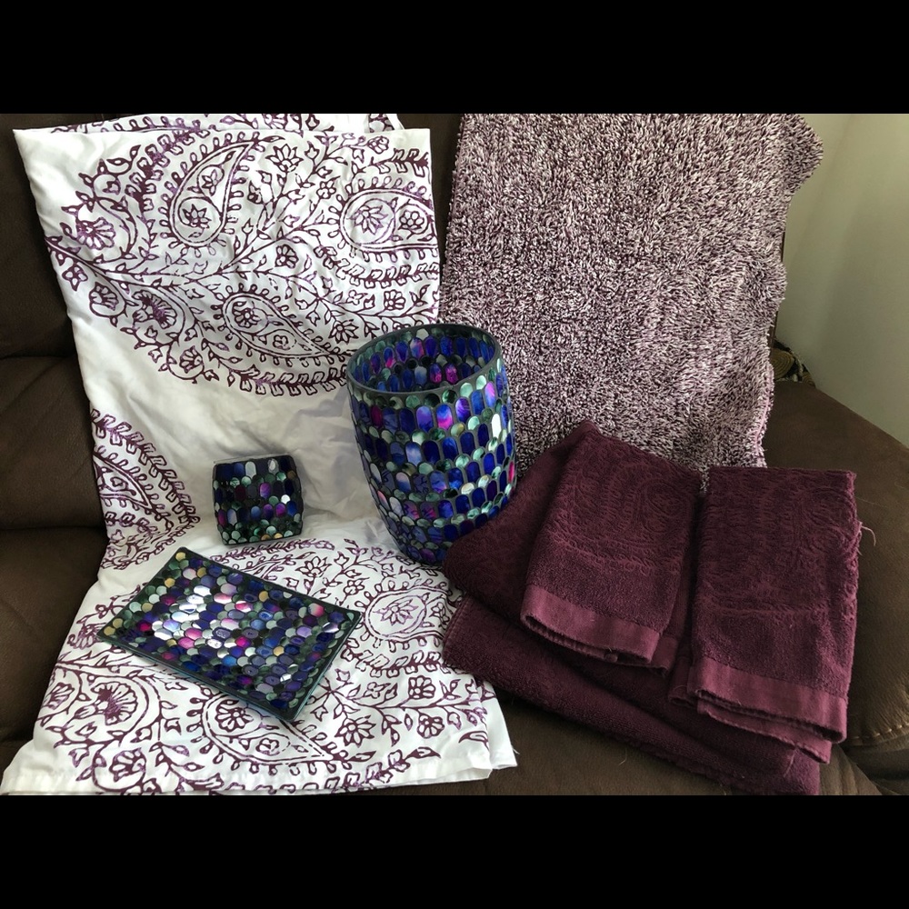 Matching Bathroom Set